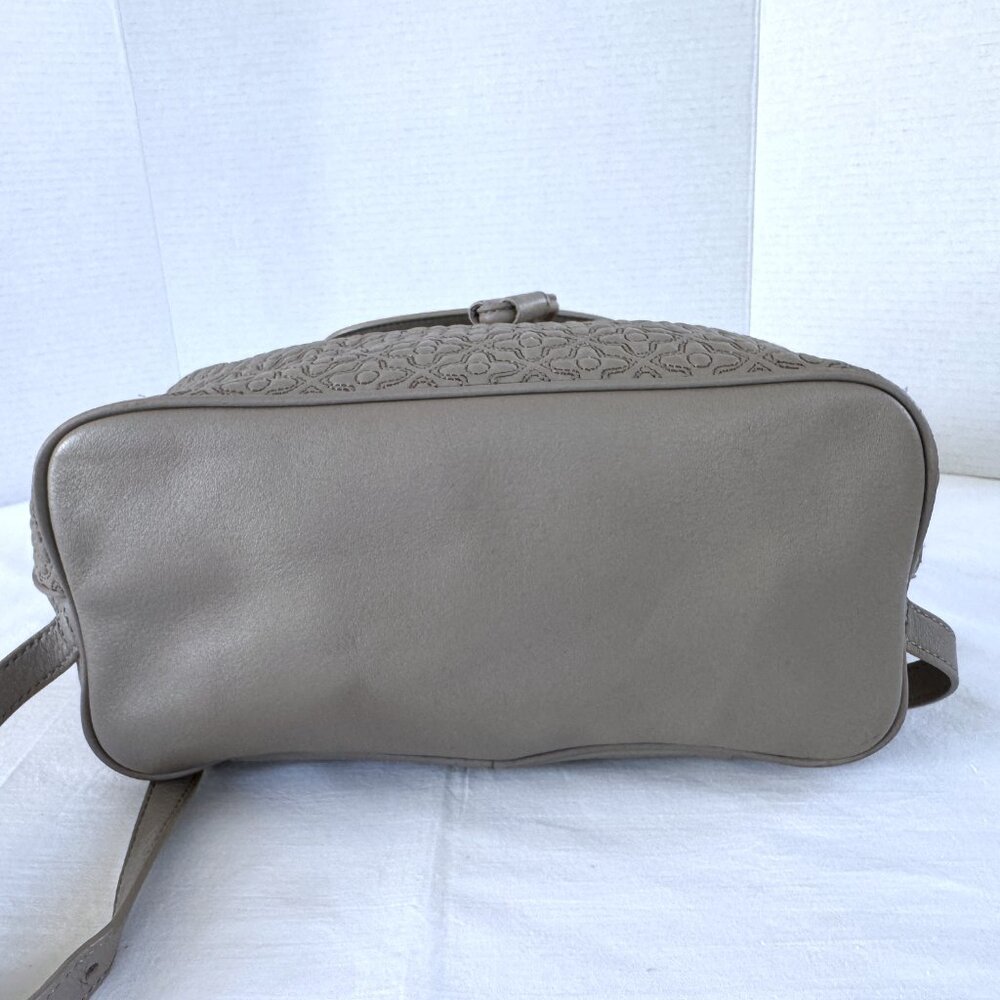 Tory Burch BRYANT Quilted Back Pack Gray Lightly Pebbled Leather Great Cond - Picture 9 of 13